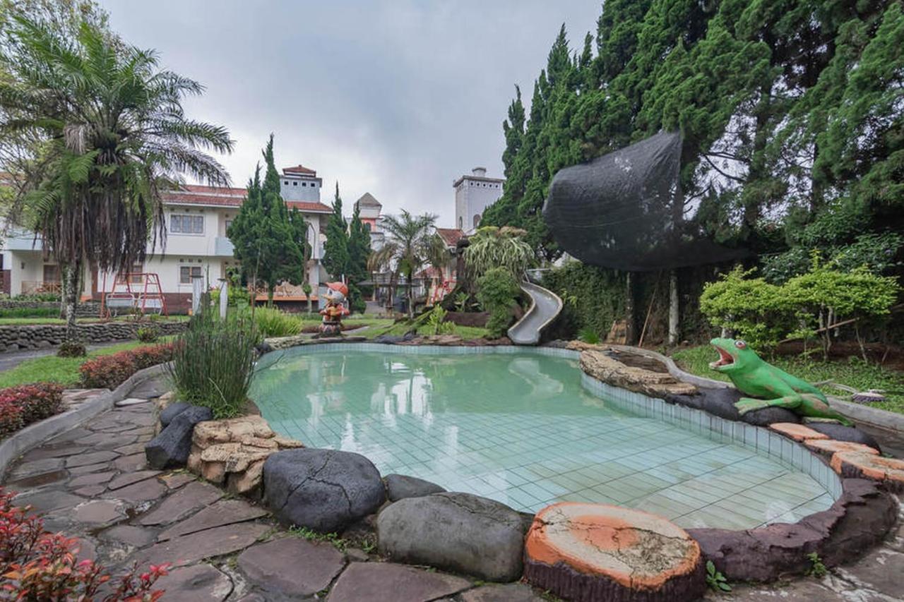 Hotel Puspa Sari Redpartner Чиатер Экстерьер фото