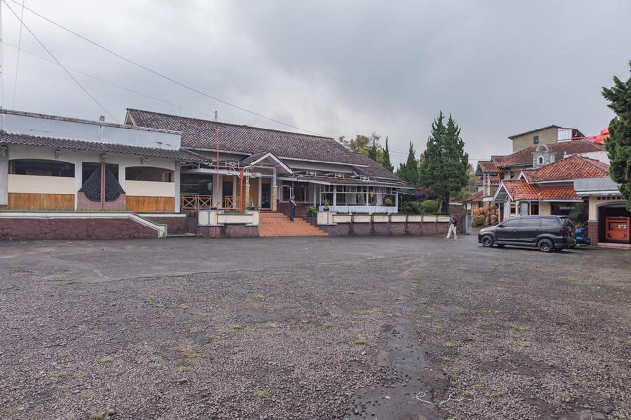Hotel Puspa Sari Redpartner Чиатер Экстерьер фото