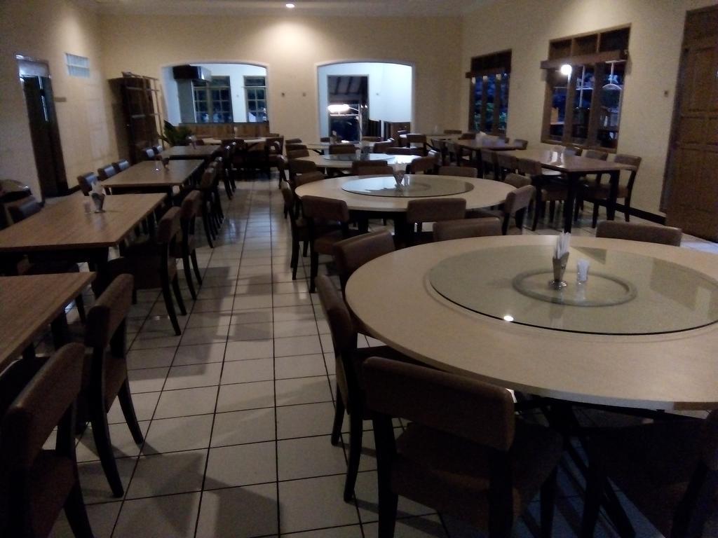 Hotel Puspa Sari Redpartner Чиатер Экстерьер фото